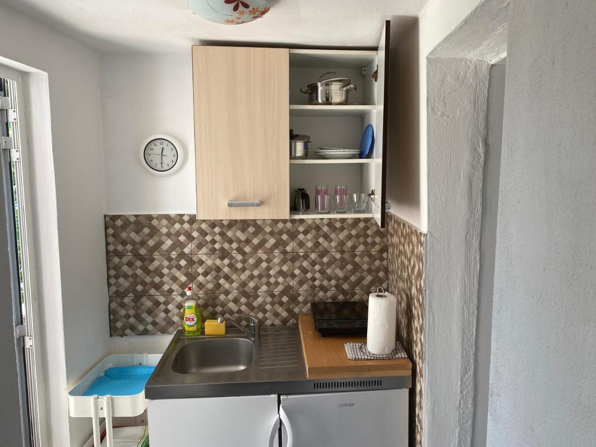Apartment Surdic Valun Buitenkant foto