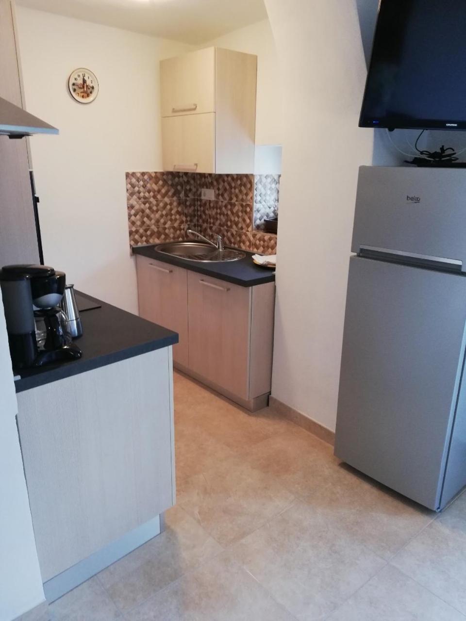 Apartment Surdic Valun Buitenkant foto