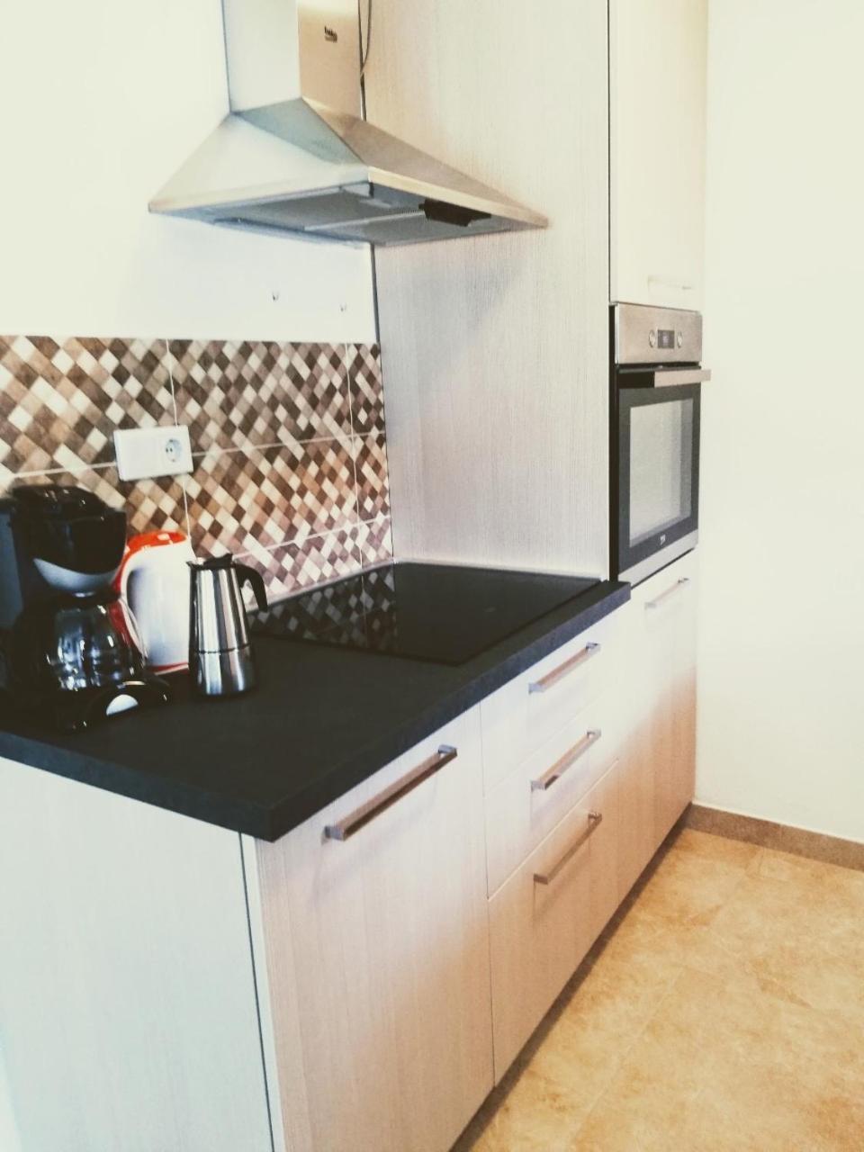 Apartment Surdic Valun Buitenkant foto