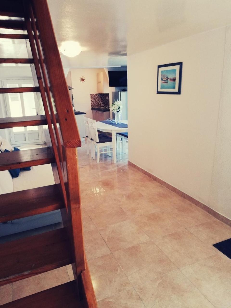 Apartment Surdic Valun Buitenkant foto
