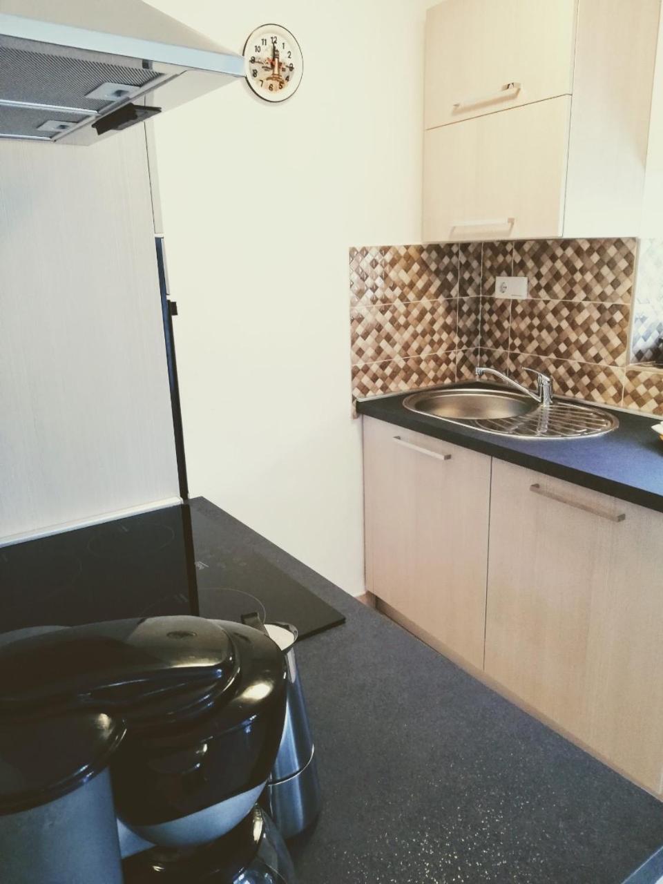 Apartment Surdic Valun Buitenkant foto