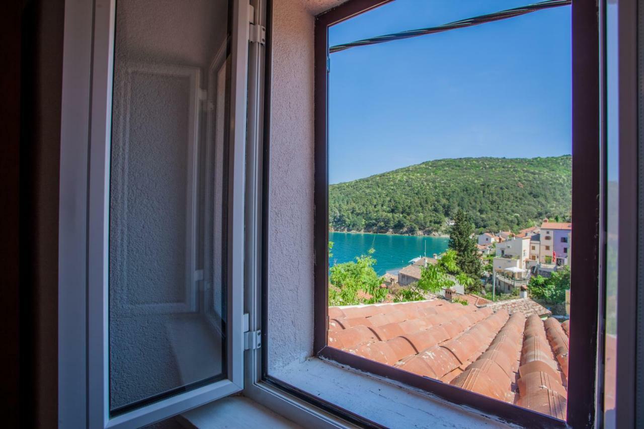 Apartment Surdic Valun Buitenkant foto