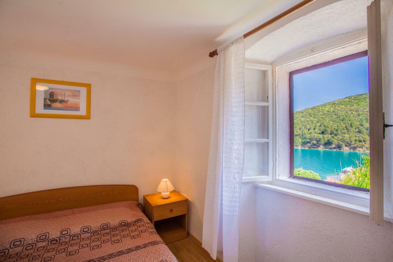 Apartment Surdic Valun Buitenkant foto