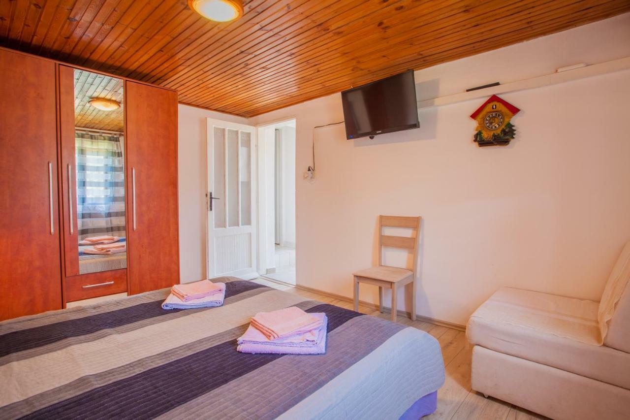 Apartment Surdic Valun Buitenkant foto