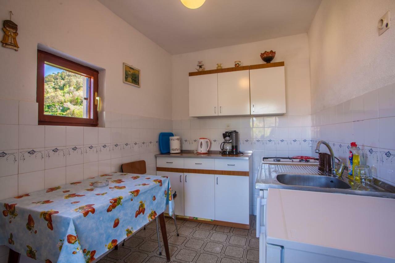 Apartment Surdic Valun Buitenkant foto