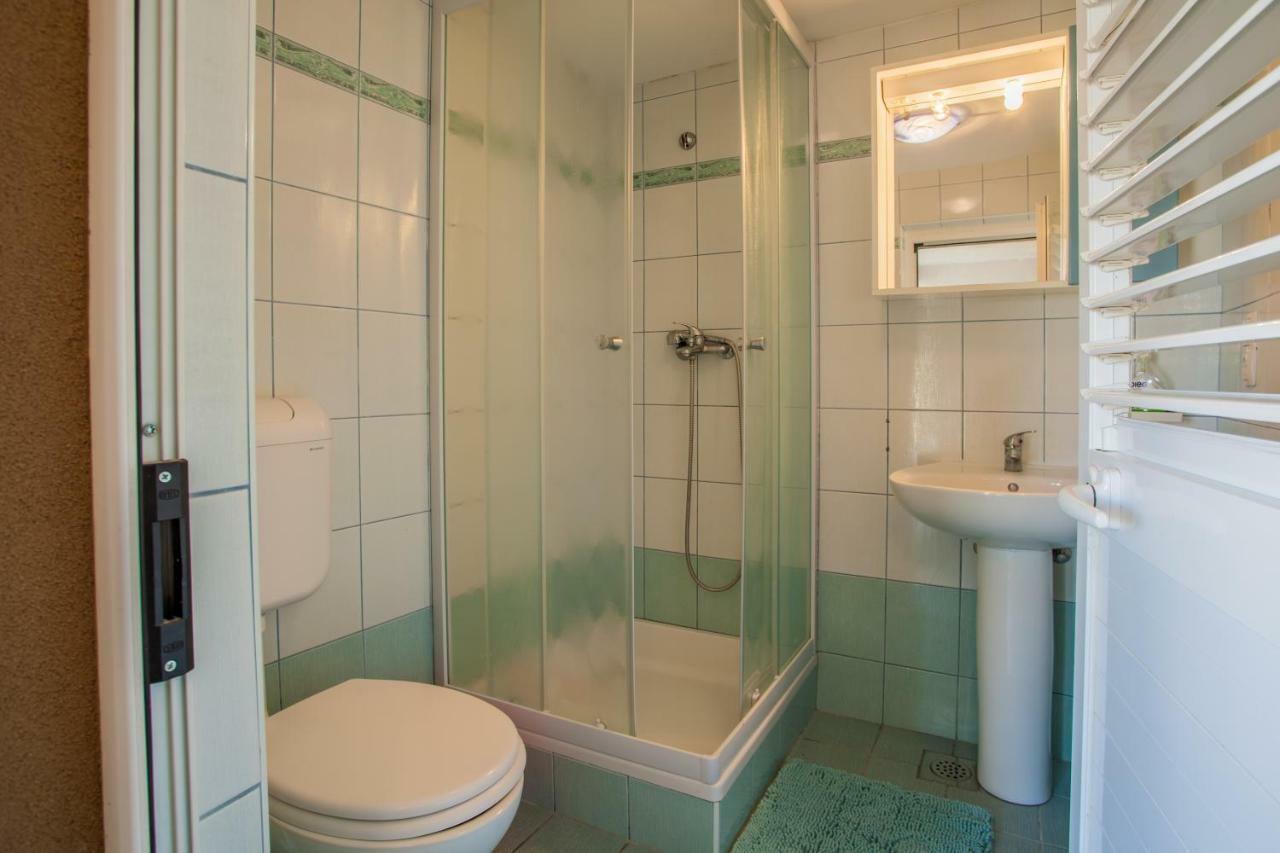 Apartment Surdic Valun Buitenkant foto