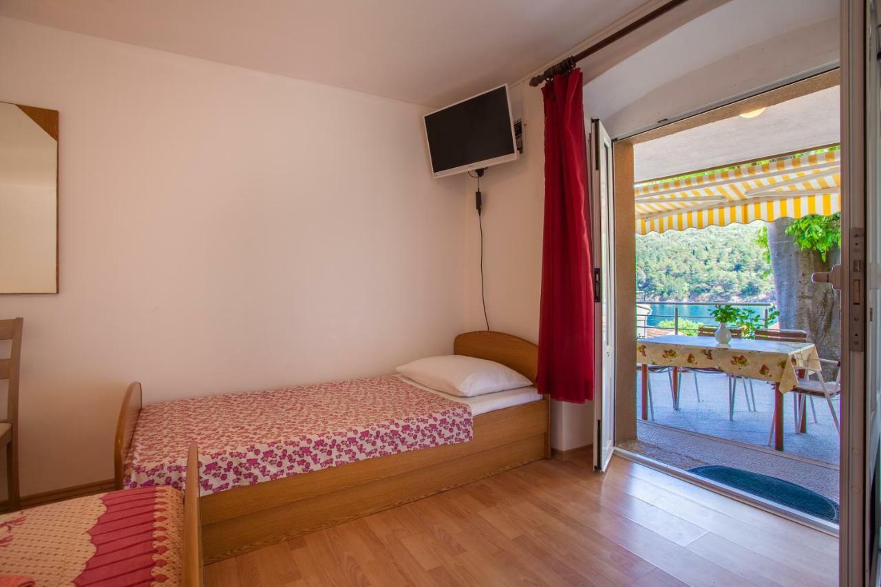 Apartment Surdic Valun Buitenkant foto