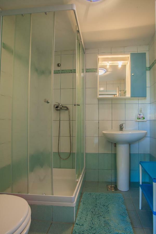 Apartment Surdic Valun Buitenkant foto