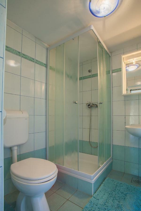 Apartment Surdic Valun Buitenkant foto